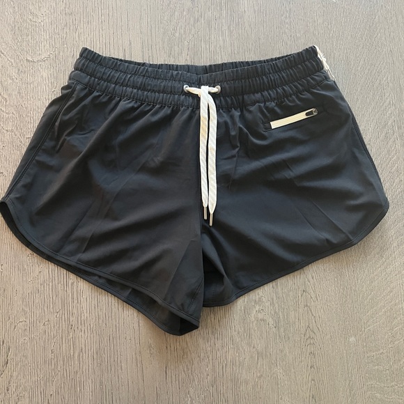 Vuori Pants - Vuori Clementine 2.0 Short 4” Black Size S